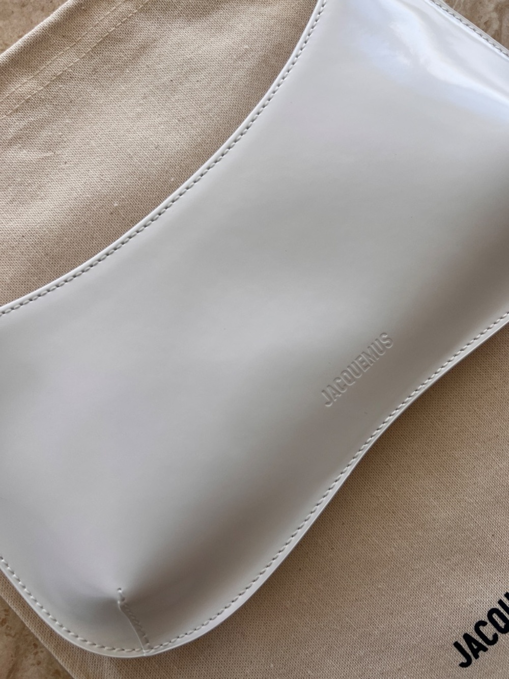 NWT: Jacquemus Le Bisou White Patent Leather Shoulder Bag - Picture 2 of 5